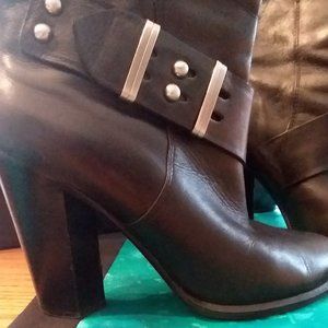 Saks Fifth Ave Blk leather boots sz 8.5M in box